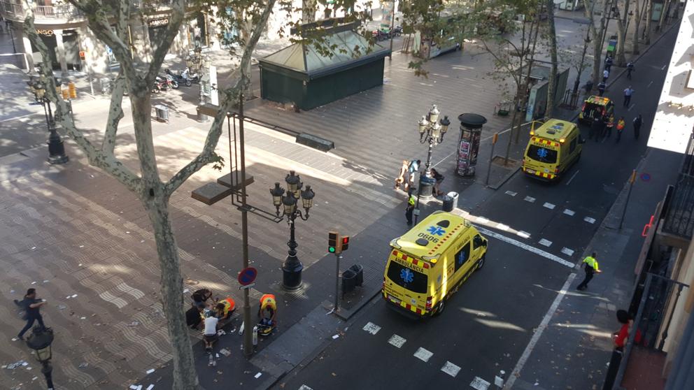Atropello deja 13 muertos y decenas de heridos en Barcelona