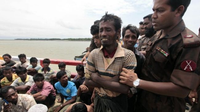 Thousands of Rohingya Muslims Flee Myanmar for Bangladesh