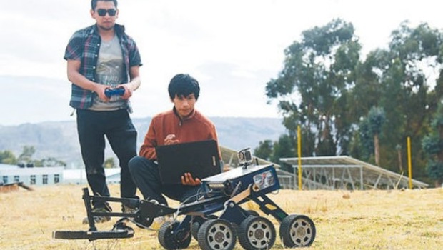 Estudiantes de Bolivia crean robot detector de minas antipersonales