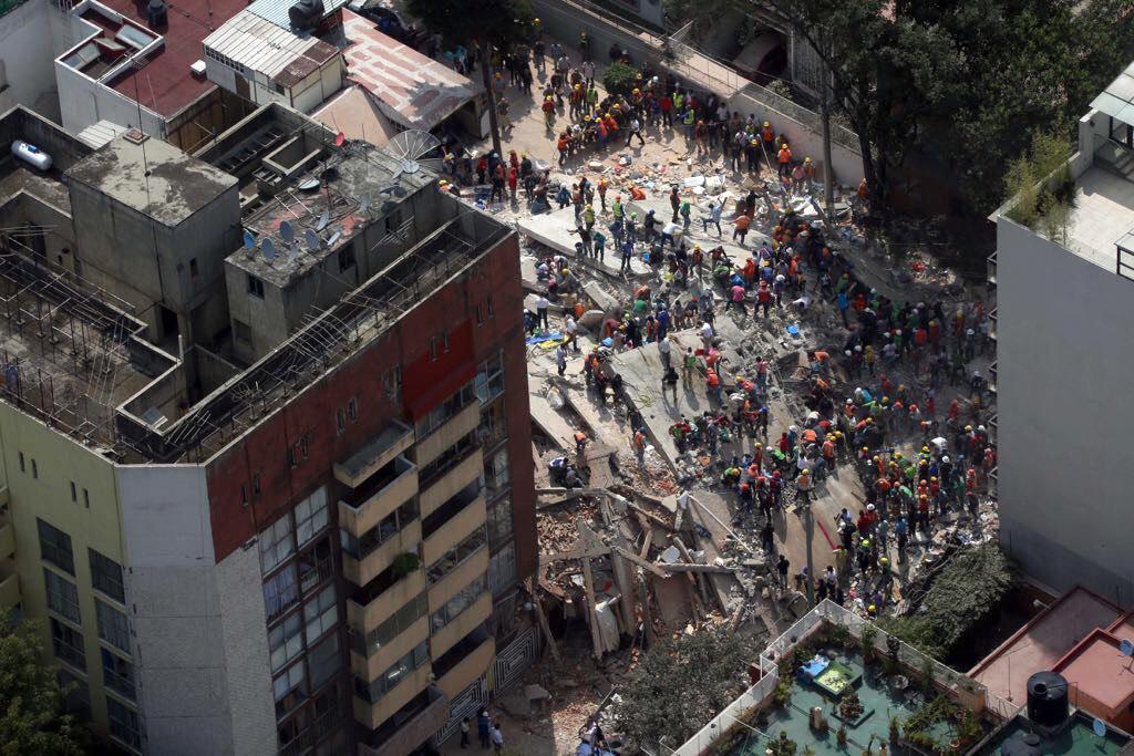 Un fuerte terremoto sacude el centro de México y deja al menos 216 muertos