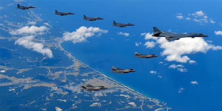 Bombarderos de EEUU vuelan cerca de costas de Corea del Norte