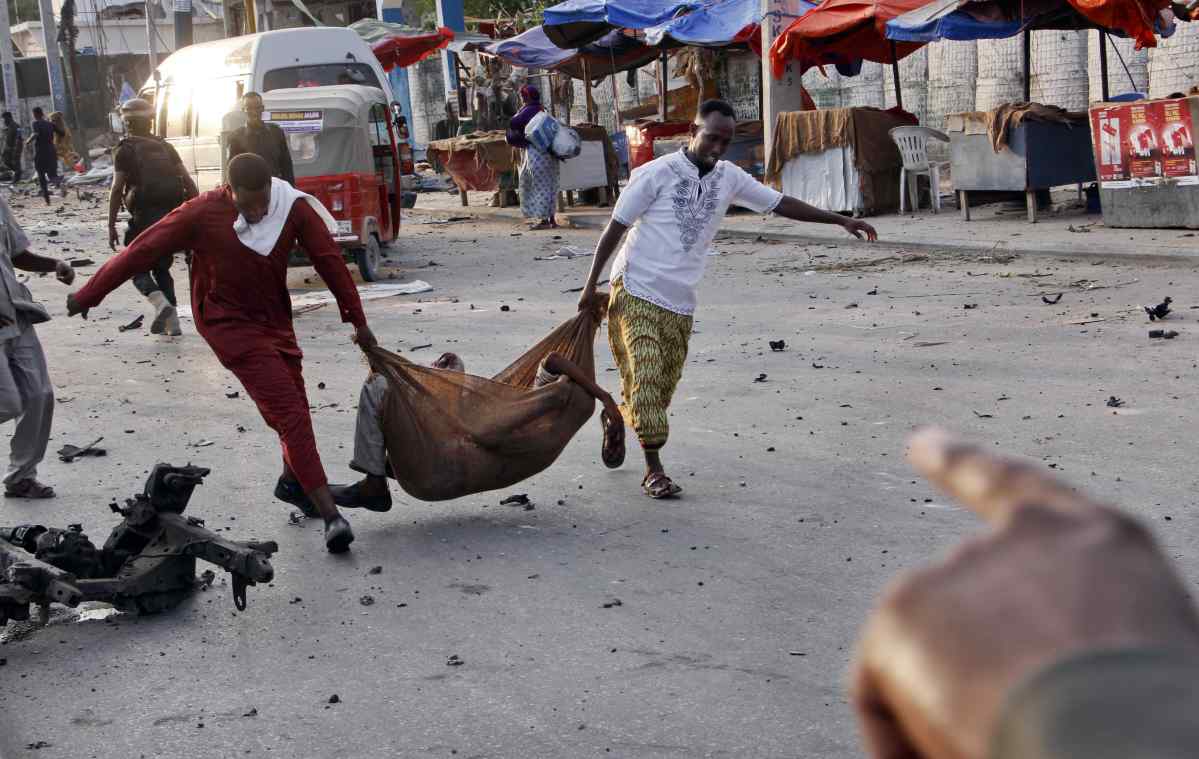 Scores Killed as Suicide Bombers Hit Hotel in Mogadishu, Somalia