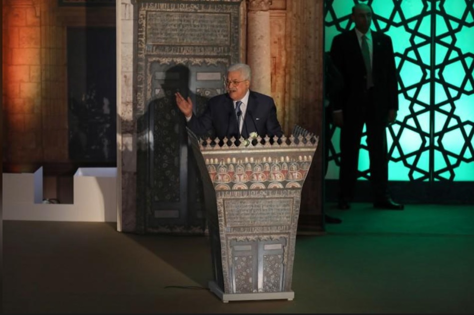 عباس يدعو المسلمين والمسيحيين لزيارة القدس لمواجهة قرار ترامب