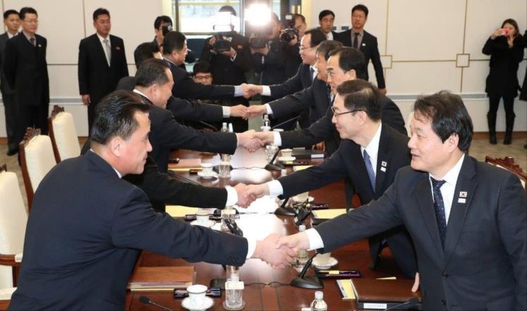 محادثات رسمية بين الكوريتين لخفض التوتر