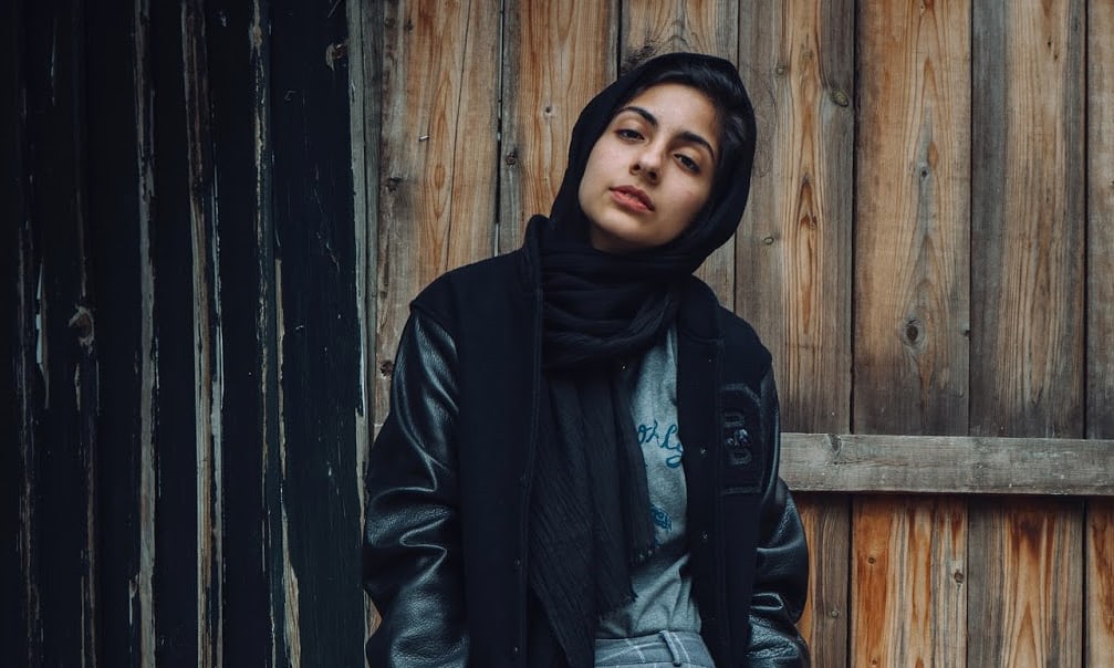 Muslim Fashion Blogger Pans US Colonization in West Asia