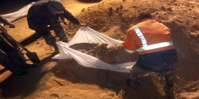 Syrian Army Finds Mass Grave of ISIS Victims in Raqqa