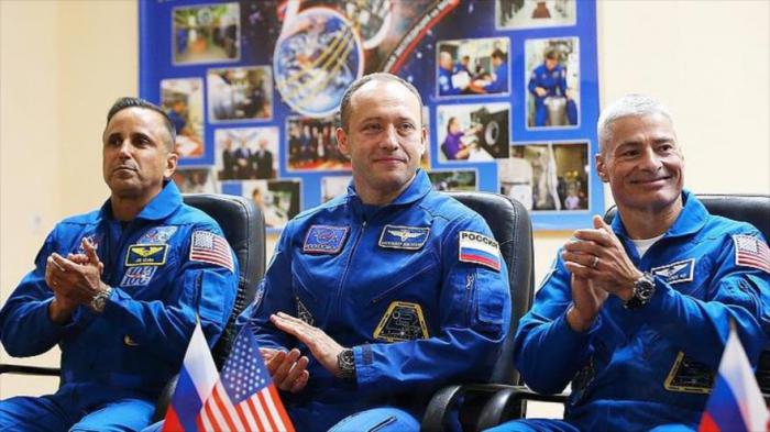 Vuelven a la Tierra tres astronautas de la Estación Espacial Internacional