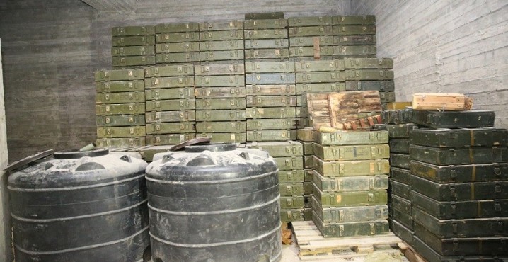 Fuerzas turcas descubren un almacén subterráneo de armas estadounidenses en Afrin
