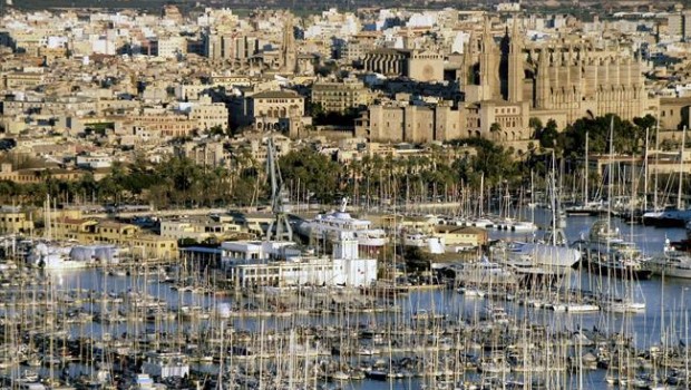 El Ayuntamiento de Palma prohíbe el alquiler turístico en viviendas plurifamiliares