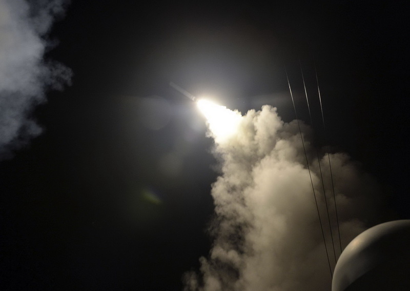 هجوم صاروخي على مطار التيفور السوري، وواشنطن وباريس تنفيان مسؤوليتهما