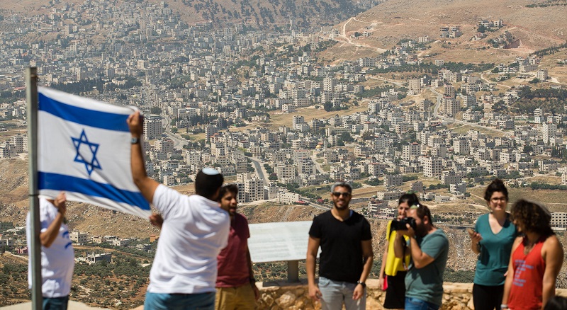 Israeli Regime Seeks to Annex West Bank: Report