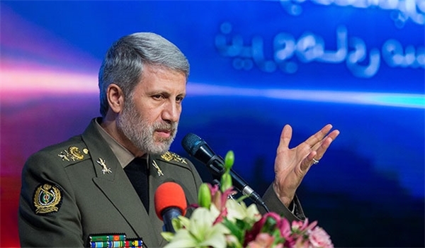 وزير الدفاع  الإيراني يكشف المبالغ التي رصدتها أمريكا لإثارة الفوضى في إيران والمنطقة