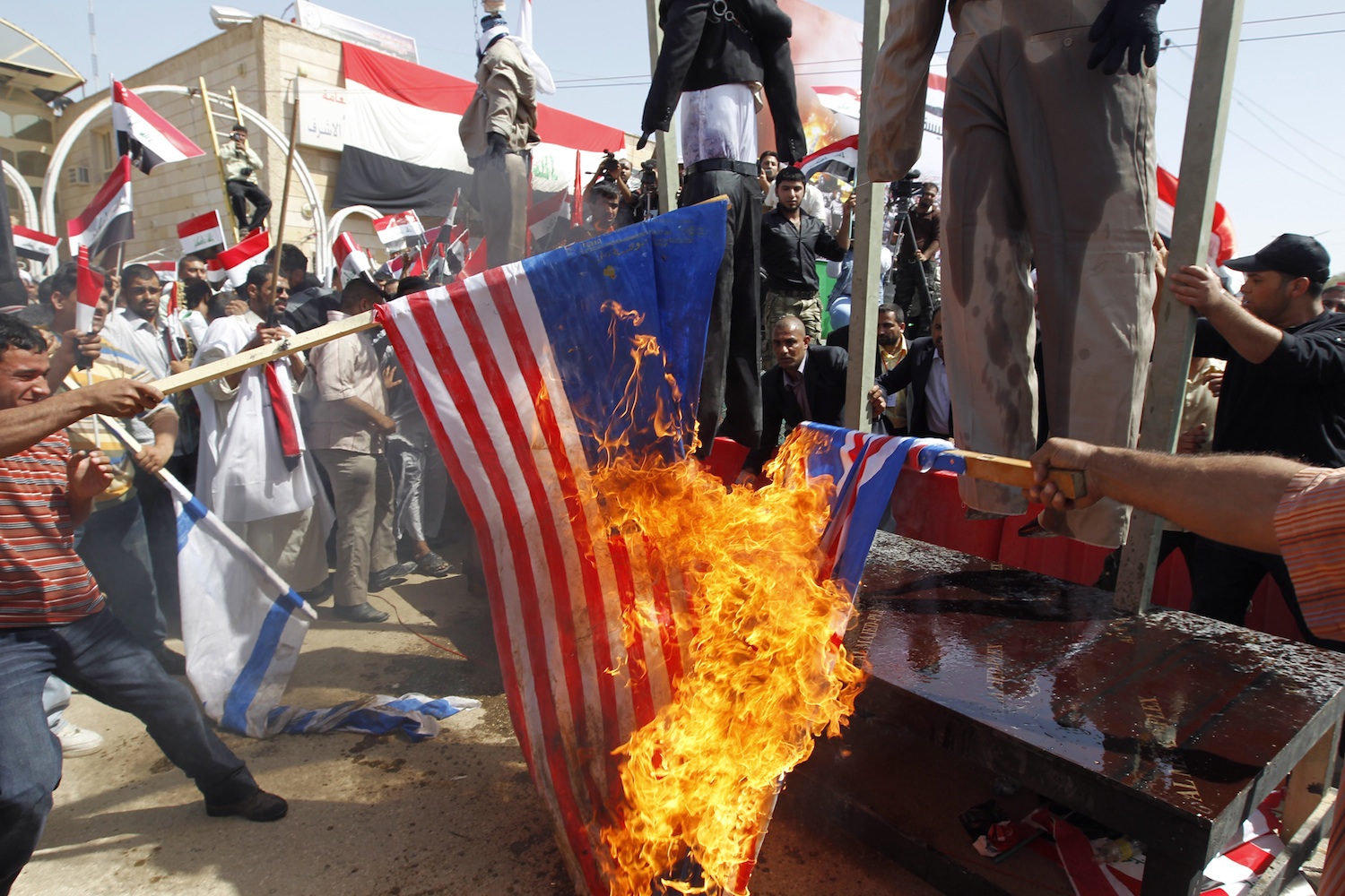 Iraqis Hold Protest to Slam US Interference in Govt. Formation