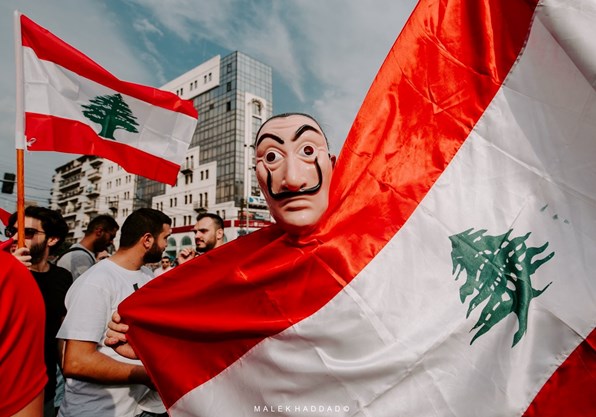 لبنان ينتفض لليوم الثالث على التوالي