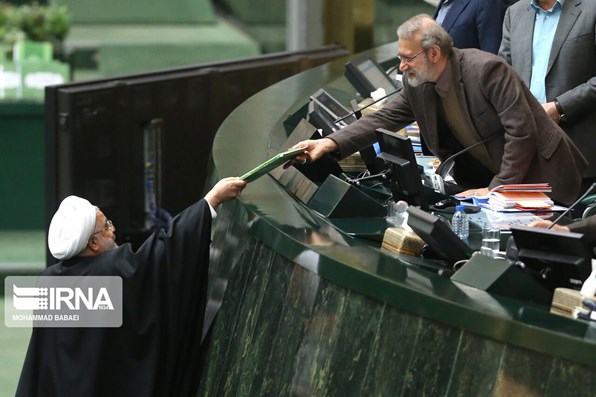روحاني خلال تقديم موازنة بلاده: يمكننا إدارة الاقتصاد رغم العقوبات