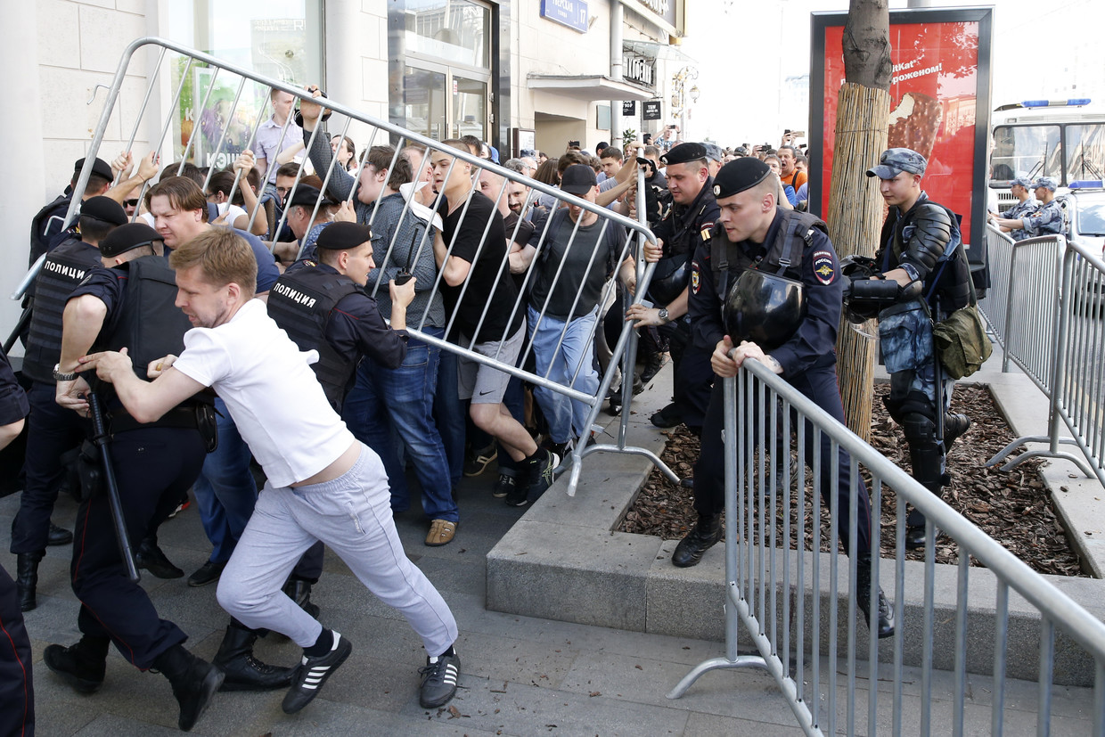 Russian Police Detain over 1,300 in Opposition Crackdown in Moscow