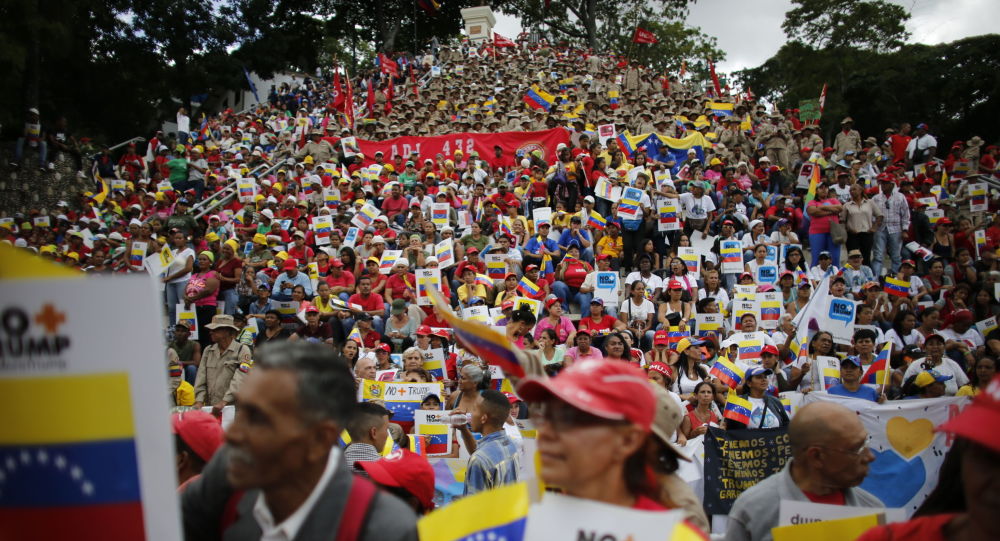 1000s of Venezuelans Demonstrate to Protest US New Sanctions