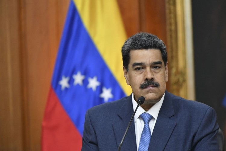 "درسٌ لترامب والإمبريالية”.. مادورو يهنئ بوليفيا بفوز آرسي