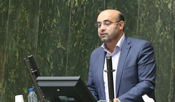 برلماني ايراني: الحظر الاقتصادي والدوائي الامريكي يعرّض صحة الشعب الايراني للخطر