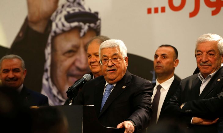 عباس لم يعتبر من التاريخ ويغلق الباب الفلسطيني ويفتح باب الصهاينة.. وتبقى المقاومة حلّاً أوحد