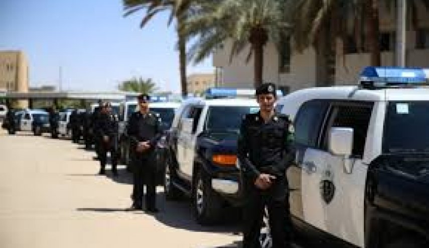 بتهمة مخالفة حظر التجوال.. السلطات السعودية تعتقل عشرات المواطنين