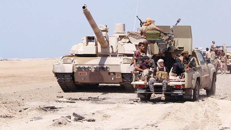 الجيش اليمني يسيطر على معسكر اللبنات.. والتحالف السعودي يخرق إعلان وقف النار