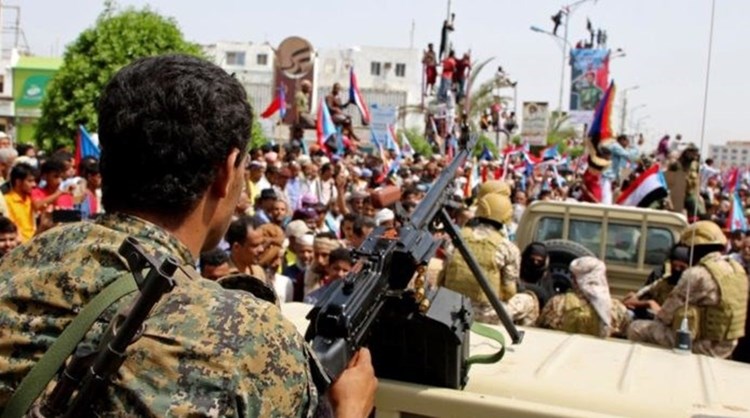 "المجلس الانتقالي" يعلن إدارته الذاتية على المحافظات اليمنية الجنوبية