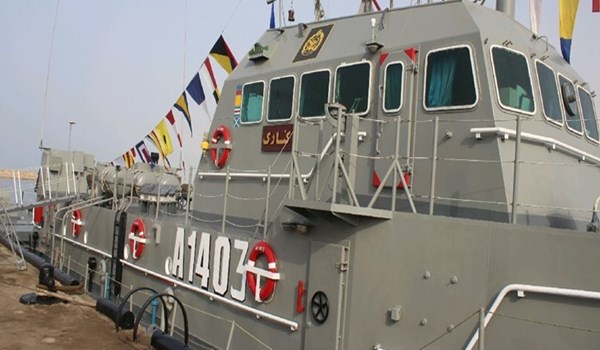 تعرض سفينة حربية ايرانية صغيرة لحادث في بحر عمان