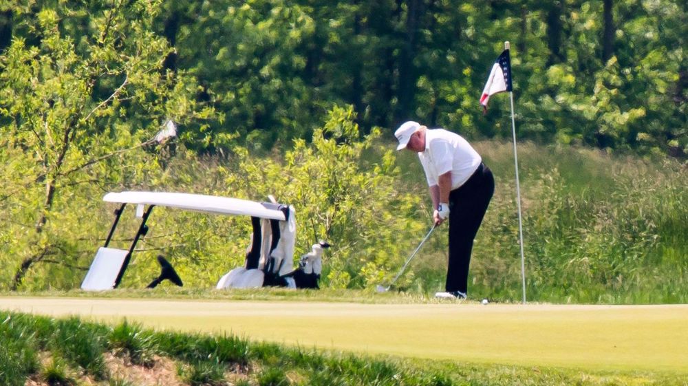 Trump Fumes as Media Slams Coronavirus Pandemic Golf Outing