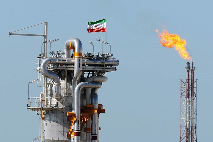 إيران توطن 80 % من القطع المستخدمة بصناعة النفط