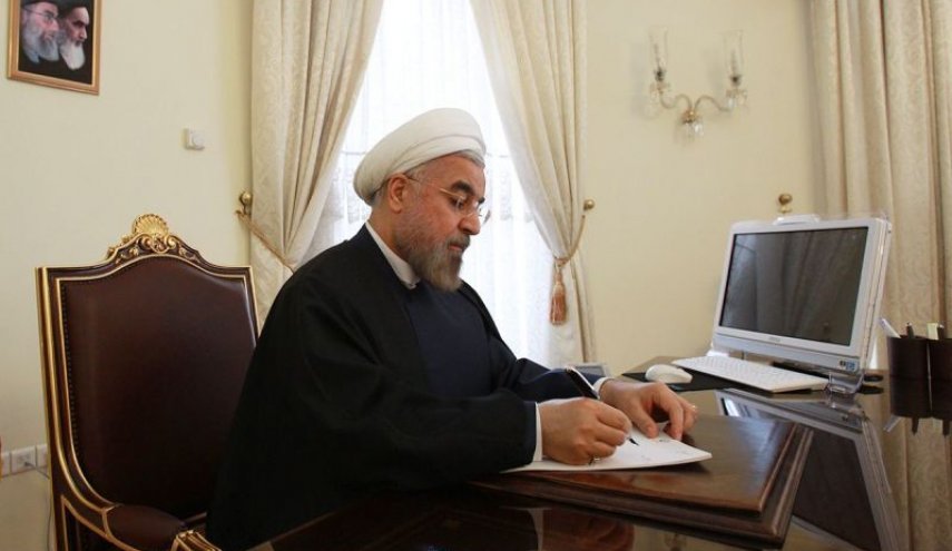 روحاني: الشعب الايراني استطاع ان یسجل النصر الزاهر في صفحة التاریخ