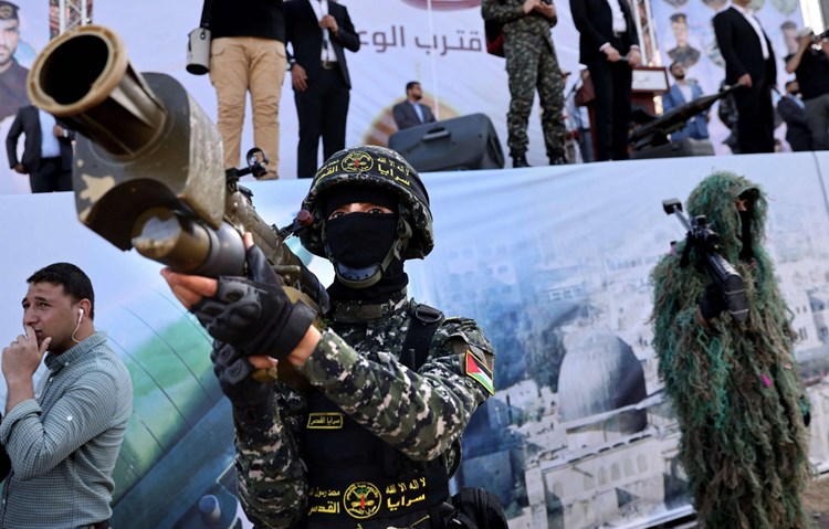 المقاومة الفلسطينية تهدد الجيش الإسرائيلي من التعرض للأسرى