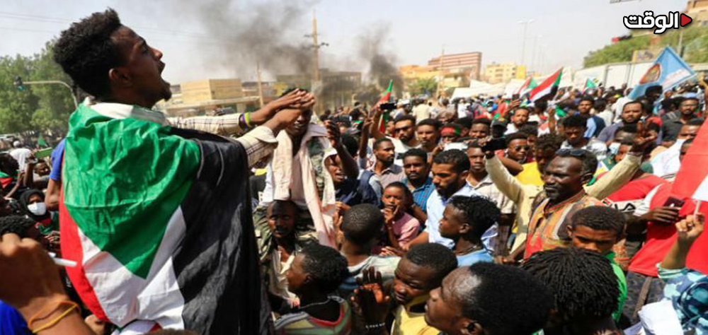انقلاب بعد الانقلاب.. ماذا يحدث في السودان؟