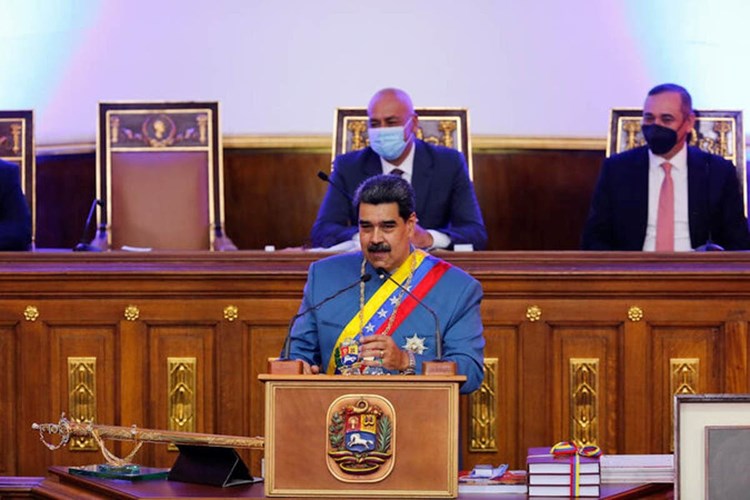 نيكولاس مادورو: حكومة فنزويلا البوليفارية تعرض التفاوض المباشر مع اصحاب السندات