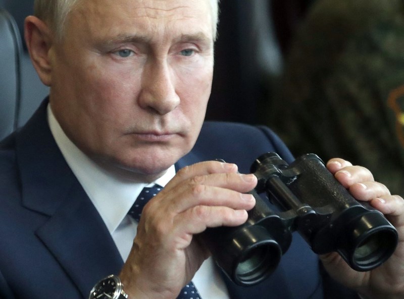 بوتين يبدأ حربه على عملاء لـ"CIA" في المؤسسات الروسية