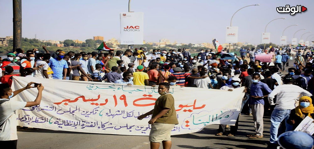 لجان المقاومة السودانية... هل تنجح بإفشال الإنقلاب العسكري بعد نجاحها بإسقاط البشير؟