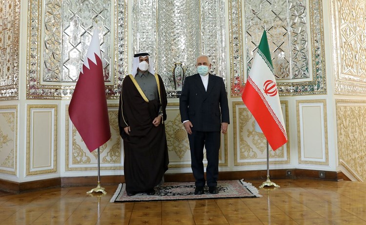بعد لقائه ظريف: الدوحة مستعدة للعب دور رئيسي لحلّ المشاكل الإقليمية