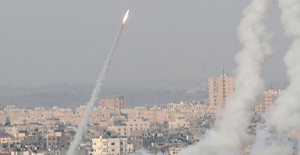 Hamas Fires Rockets into Israeli Regime after Deadline for Troop Withdrawal Expires