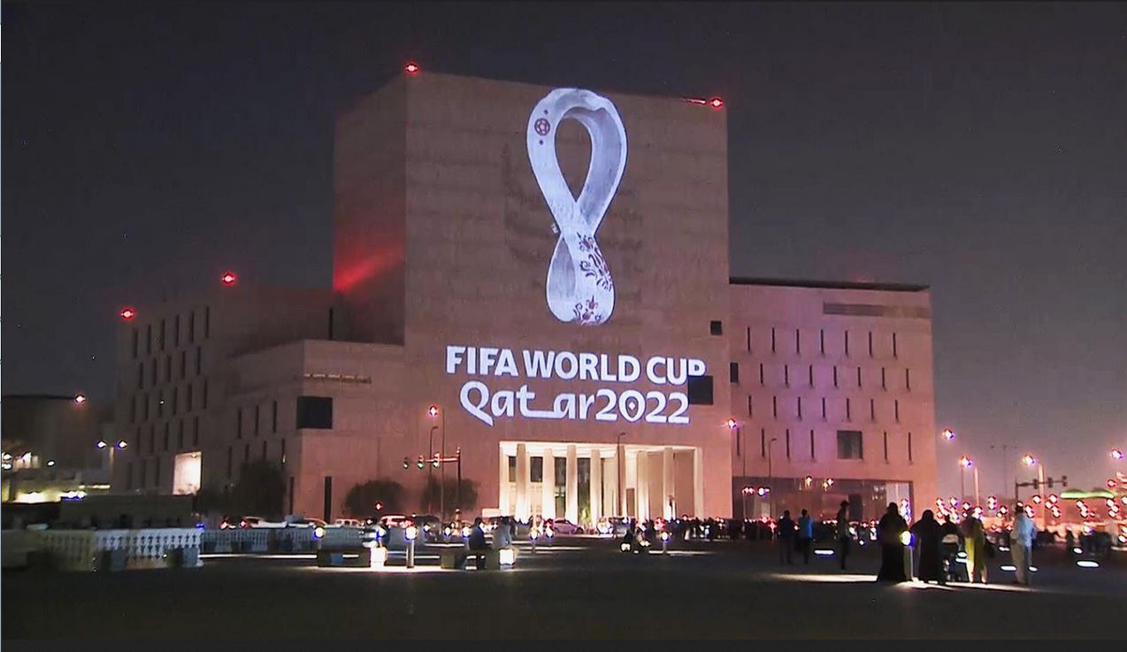 بعد الطعنة التي سددتها لفلسطين واليمن.. الامارات تموّل حملة للهجوم على استضافة قطر لكأس العالم