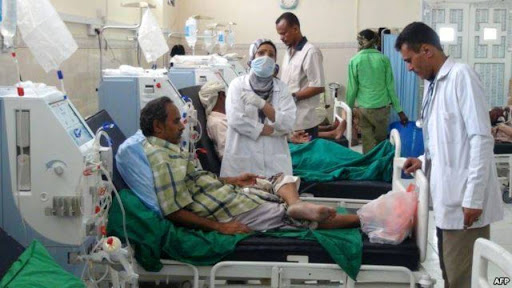 المشتقات النفطية مقابل الحياة.. ازمة الكهرباء تهدد حياة المرضى في اليمن