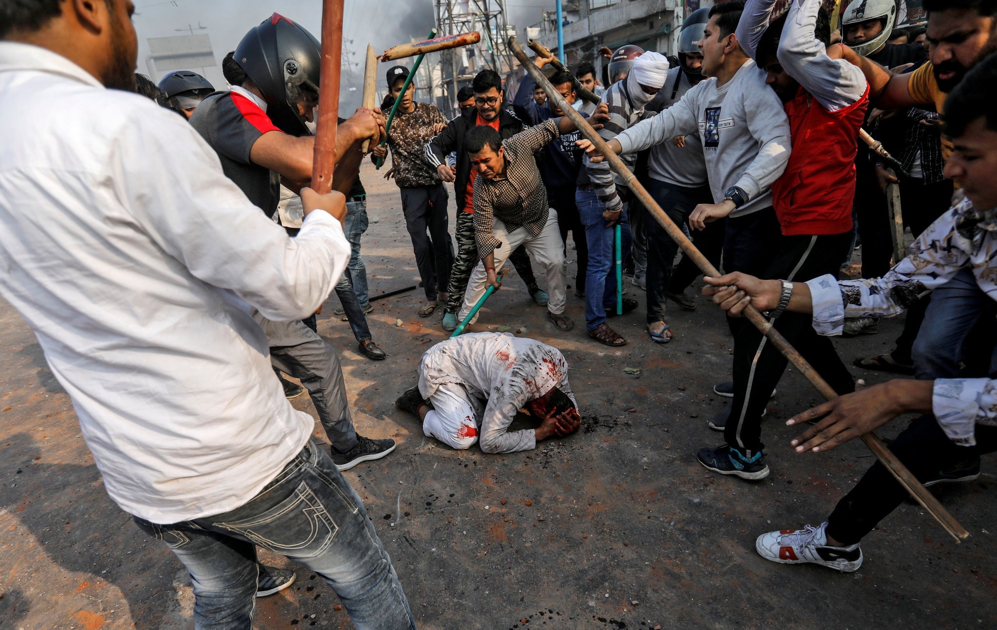 Extremist Hindus Storm Muslims’ Shrine in Delhi