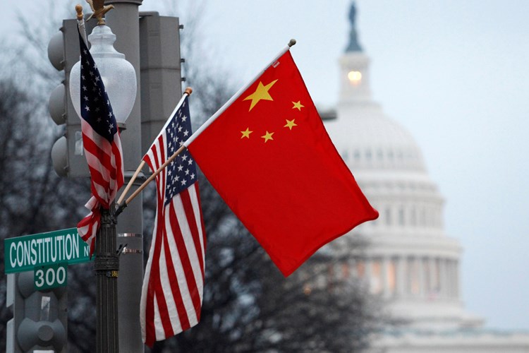 سفارة الصين في واشنطن تتهم أمريكا وحلفائها بشن حرب باردة عليها