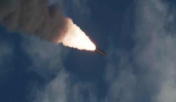 كوريا الشمالية تطلق مقذوفين يعتقد أنهما صاروخان باليستيان