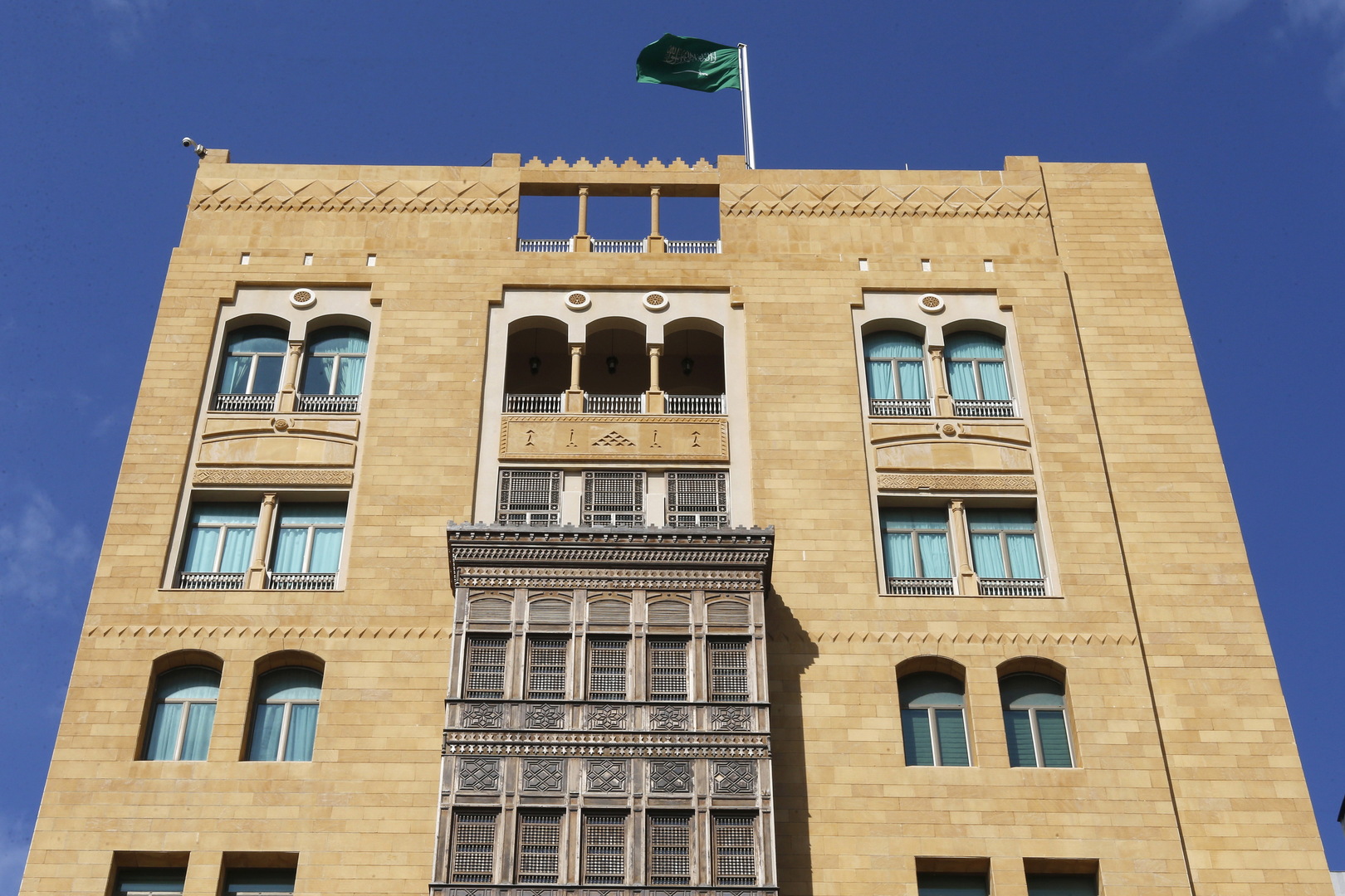 سر البلبلة التي تحدثها السفارة السعودية في لبنان