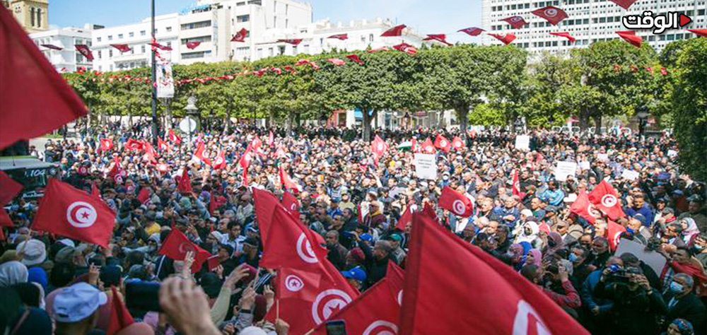 بعد عودة المظاهرات الاحتجاجية ..ما السيناريوهات المحتملة في تونس؟