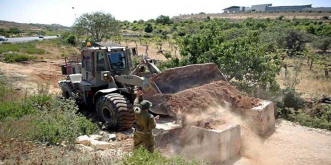 قوات الاحتلال تغلق الطرق الواصلة بين قرى مسافر يطا بالضفة الغربية