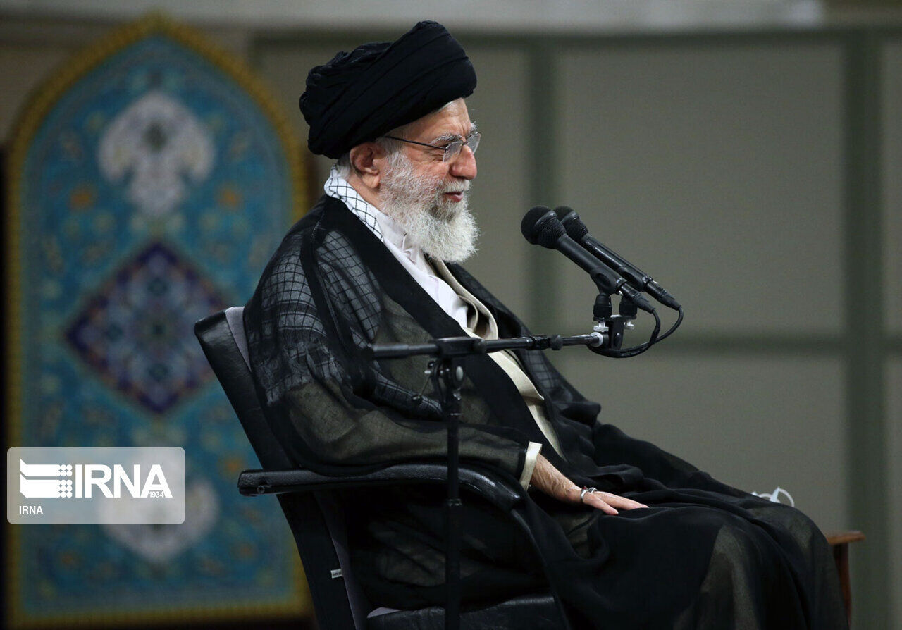 السيد خامنئي: الأعداء حاولوا إثارة الفتن داخل إيران لكنهم فشلوا