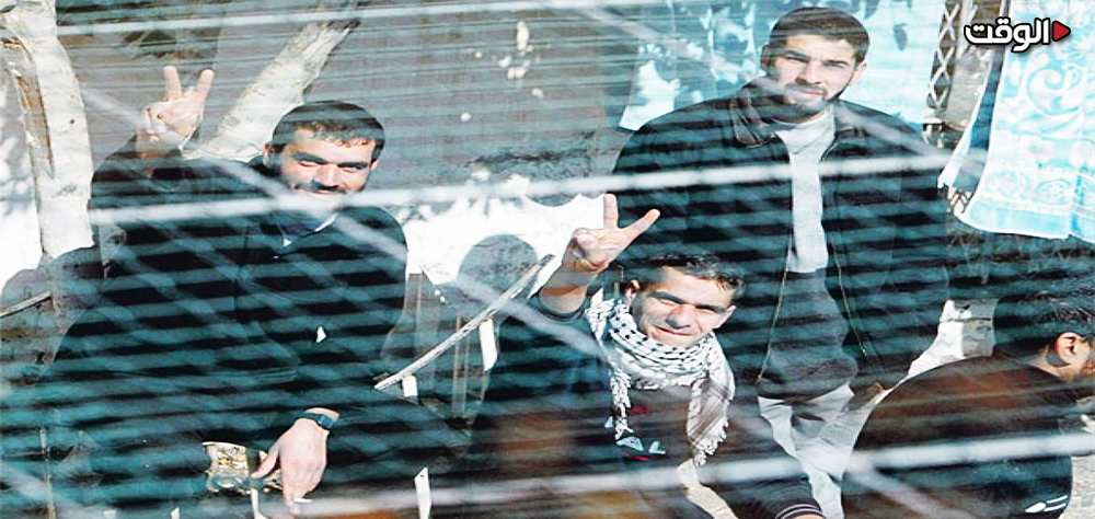 الأسرى الفلسطينيون.. يحاربون الاحتلال داخل سجونِهِم