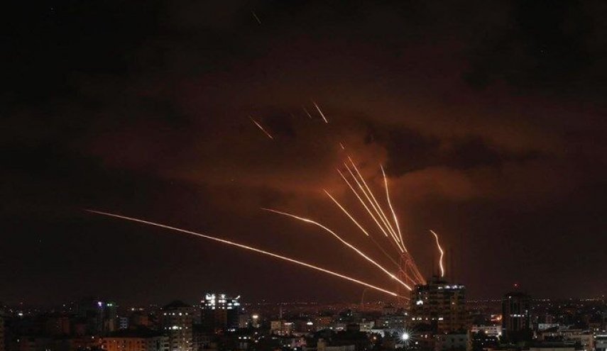 وسائل إعلام فلسطينية: المقاومة تقصف مدينة حيفا برشقة صاروخية