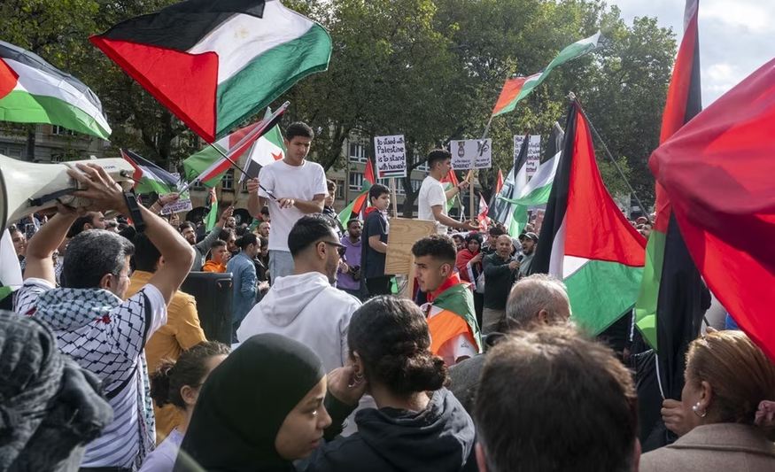 Thousands of Danish, Swiss Demonstrators Condemn Israel’s Ruthless Killing of Palestinians